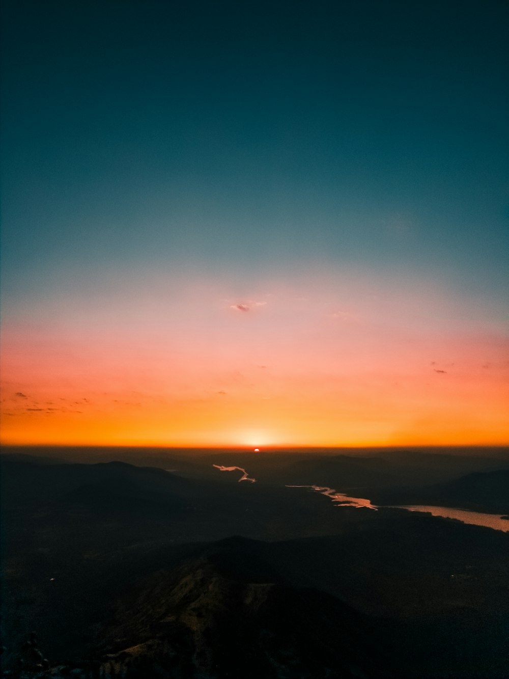 silhouette photography of mountain