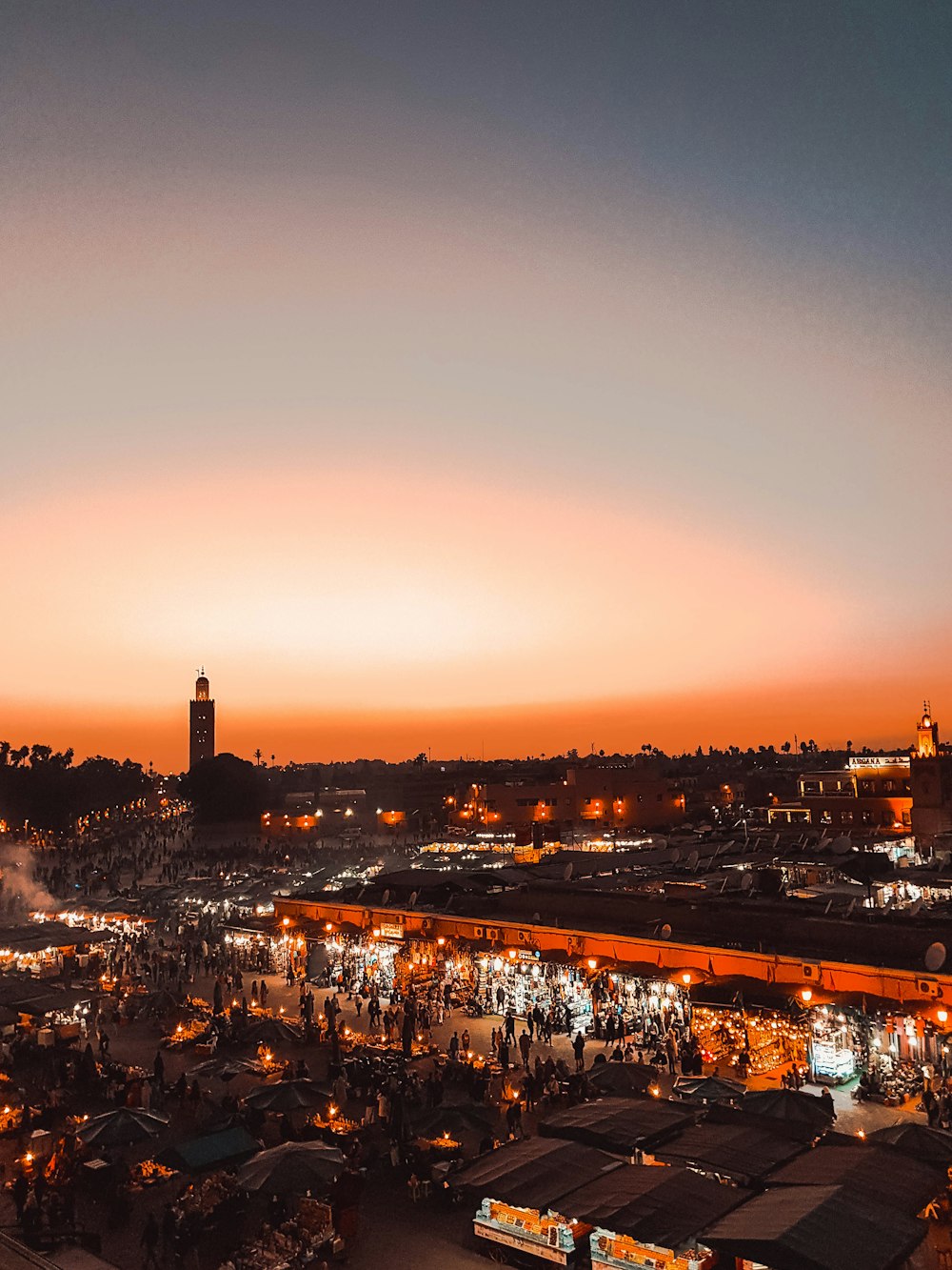 cidade durante a noite