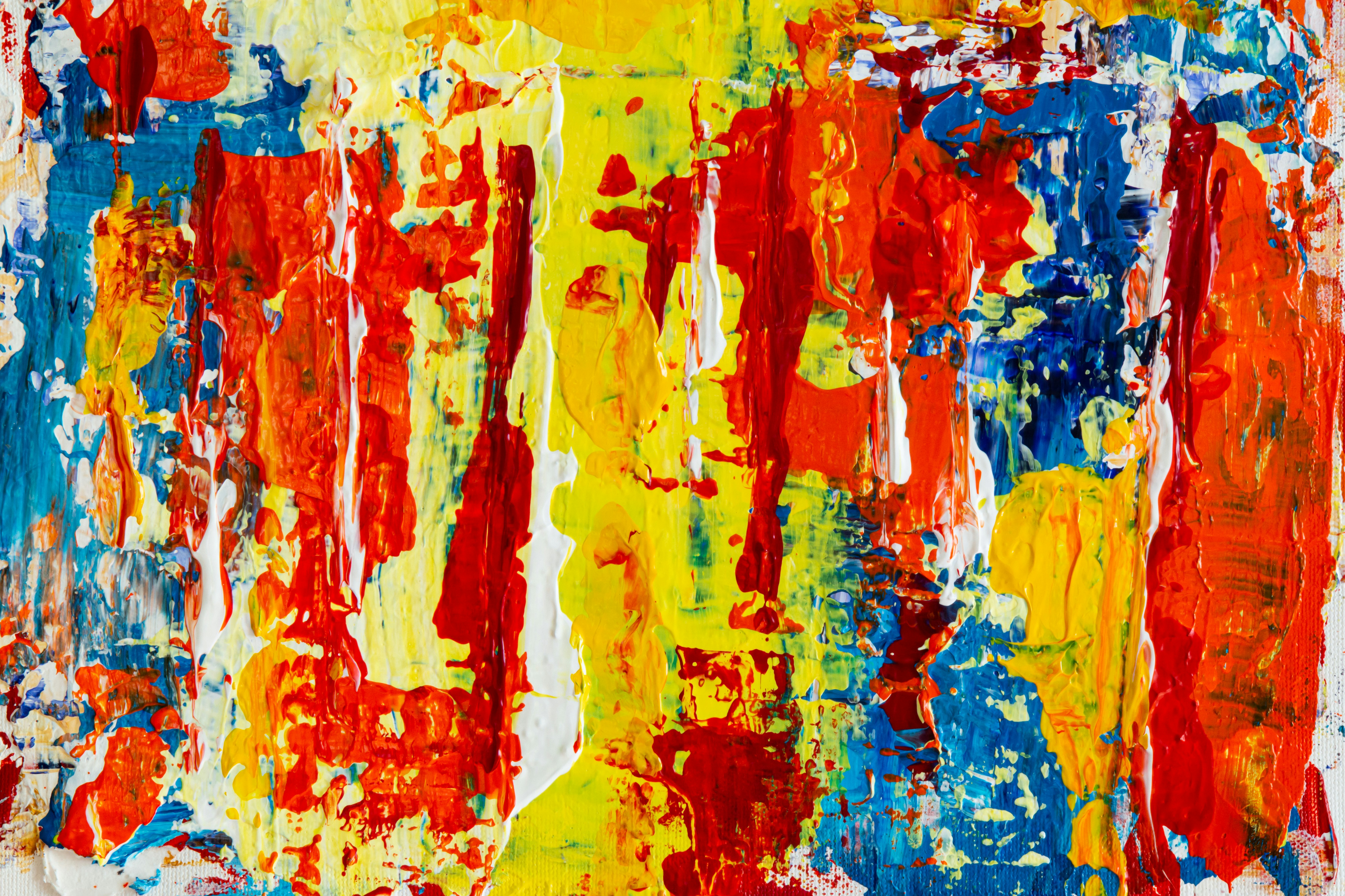 青、緑、赤の抽象画の写真 – Unsplashの壁紙の無料画像