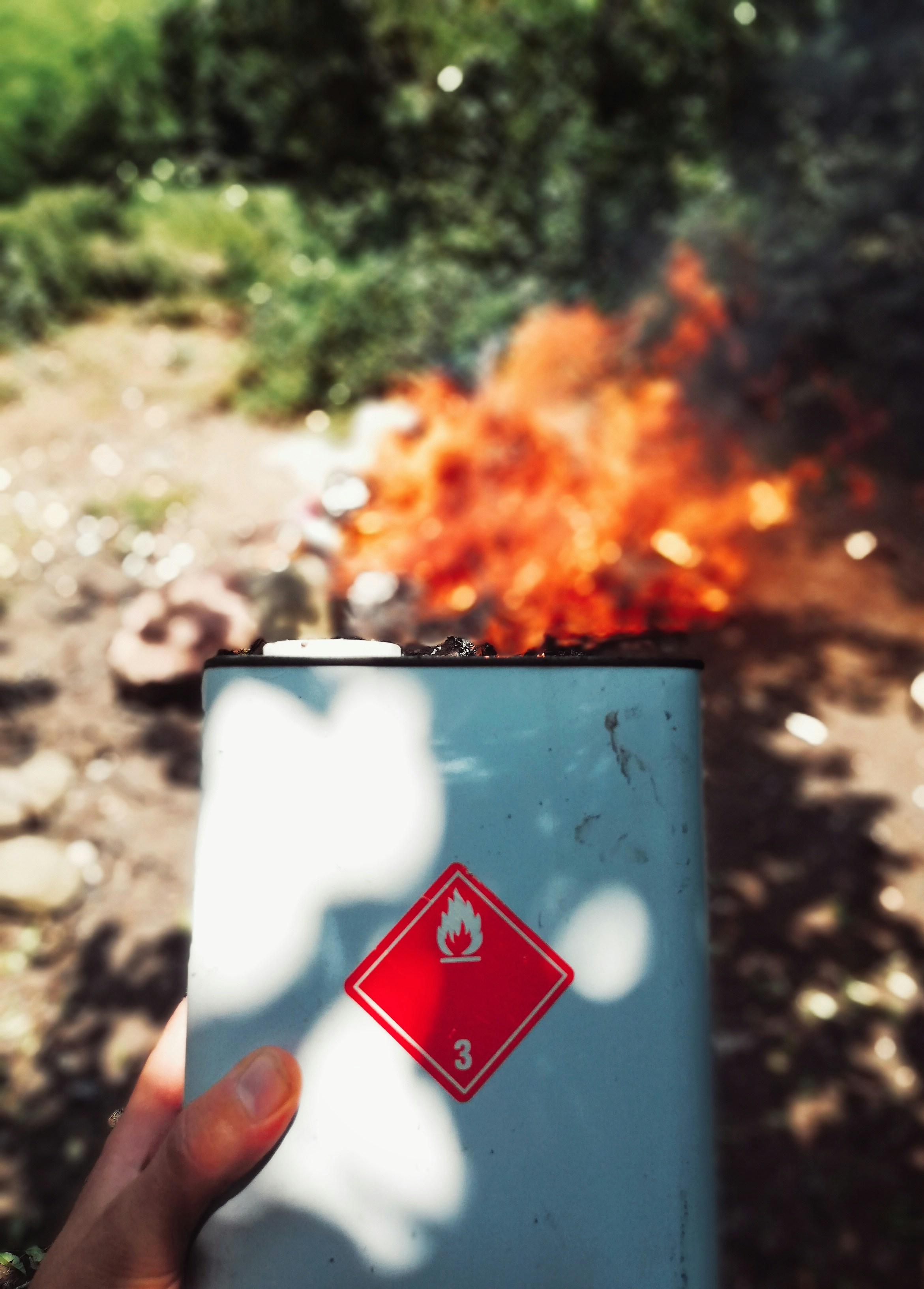 white and red power amplifier