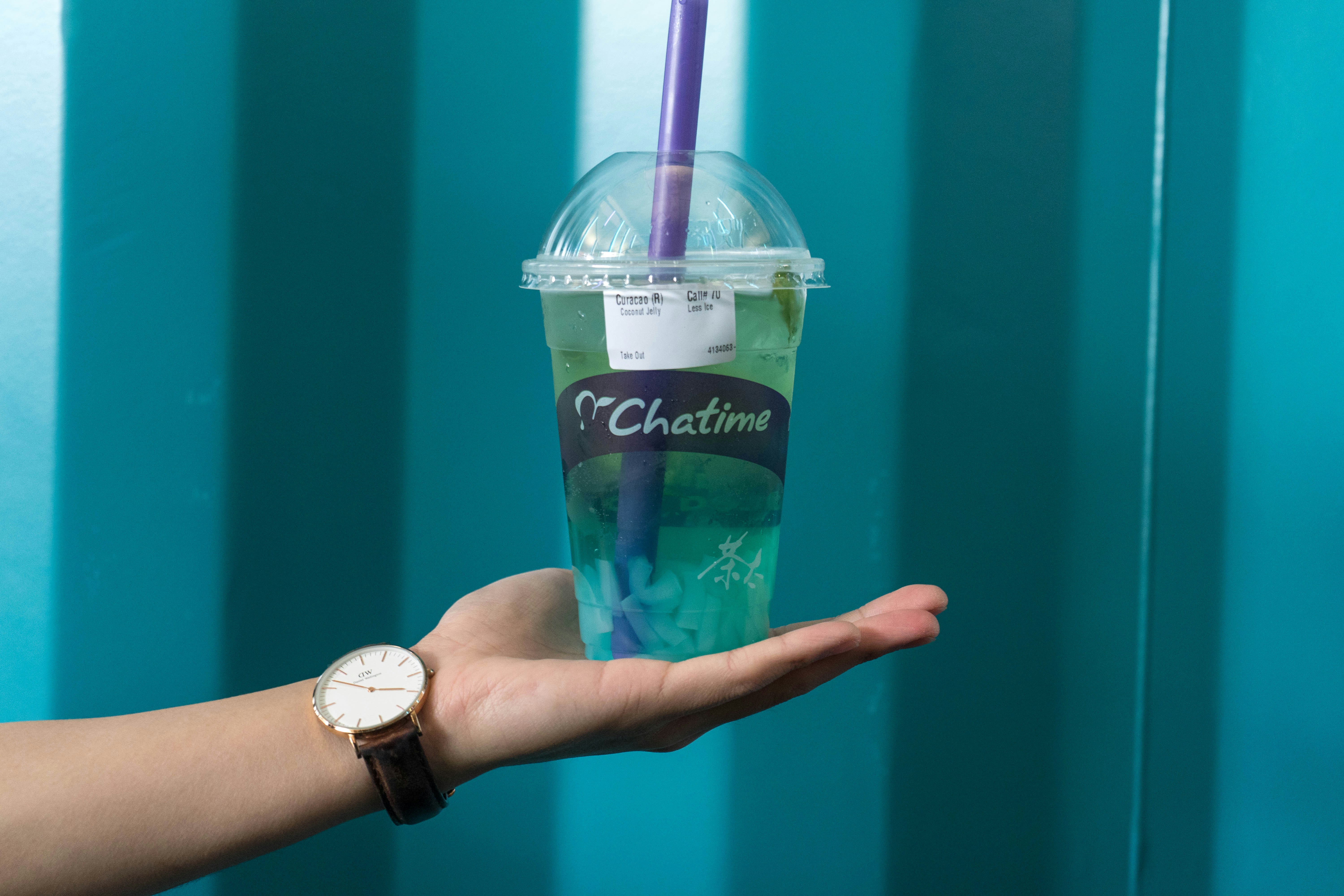 Chatime beverage with lid and straw, 