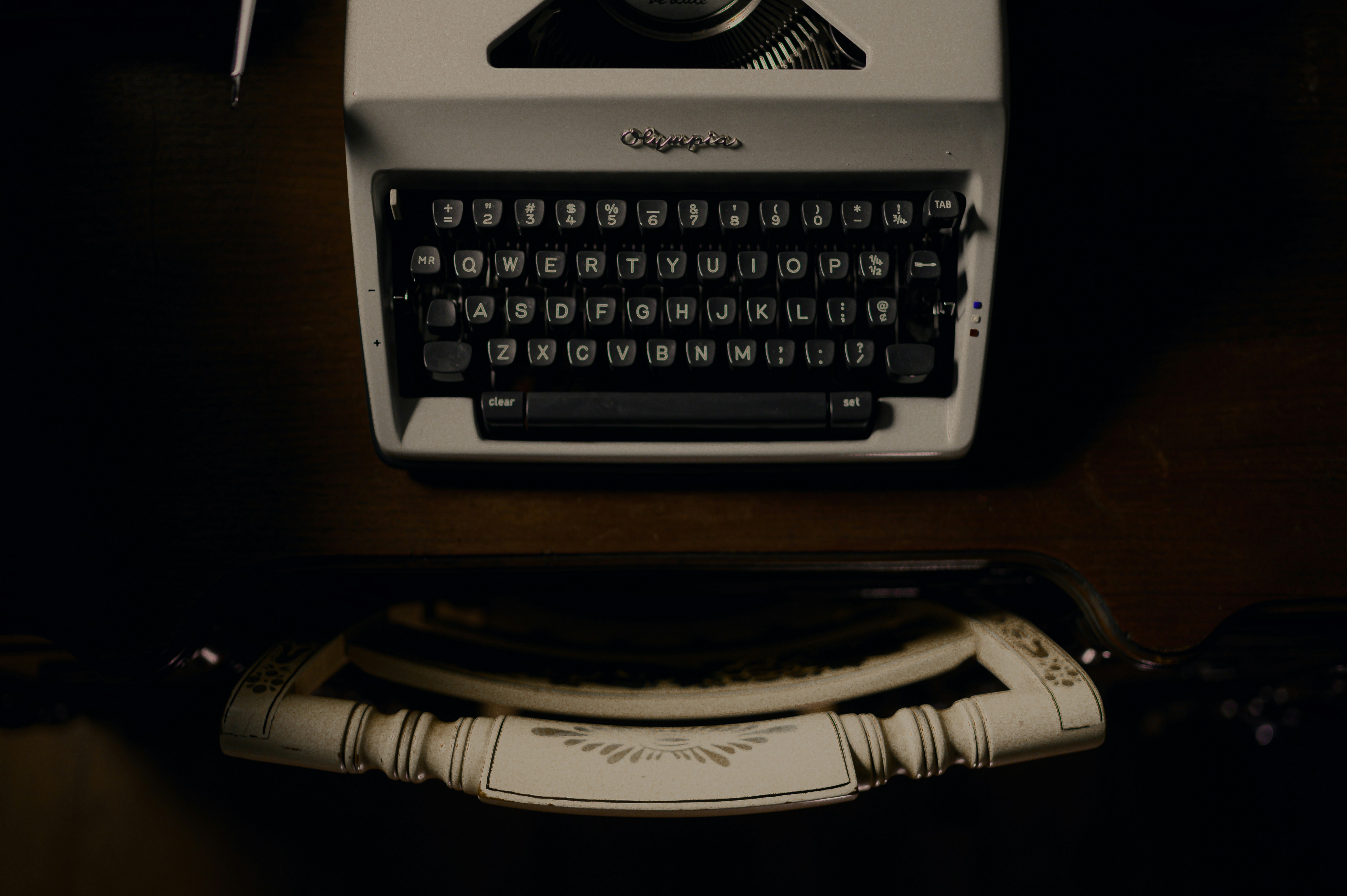 white and black typewriter