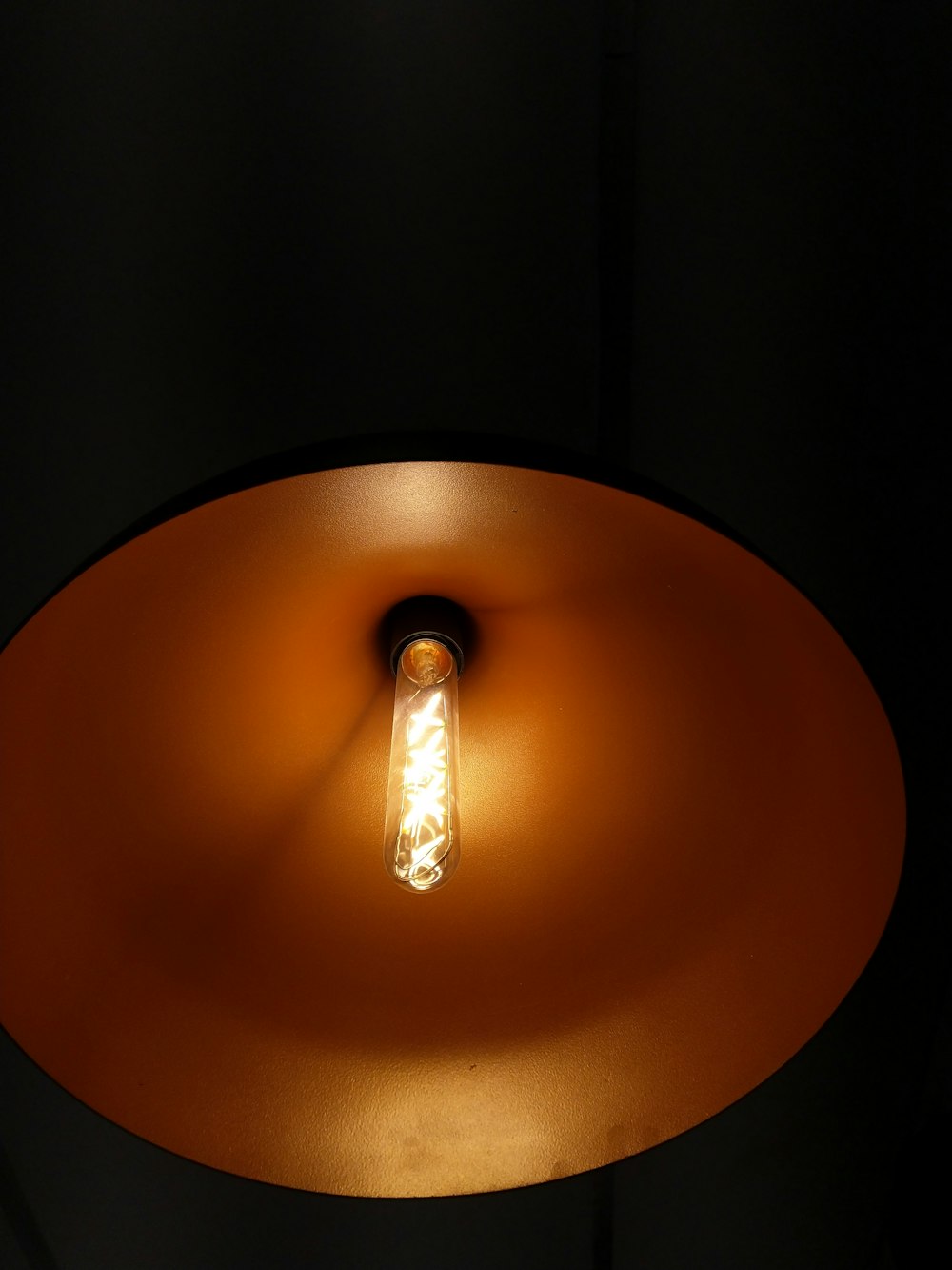 luz LED redonda con marco marrón