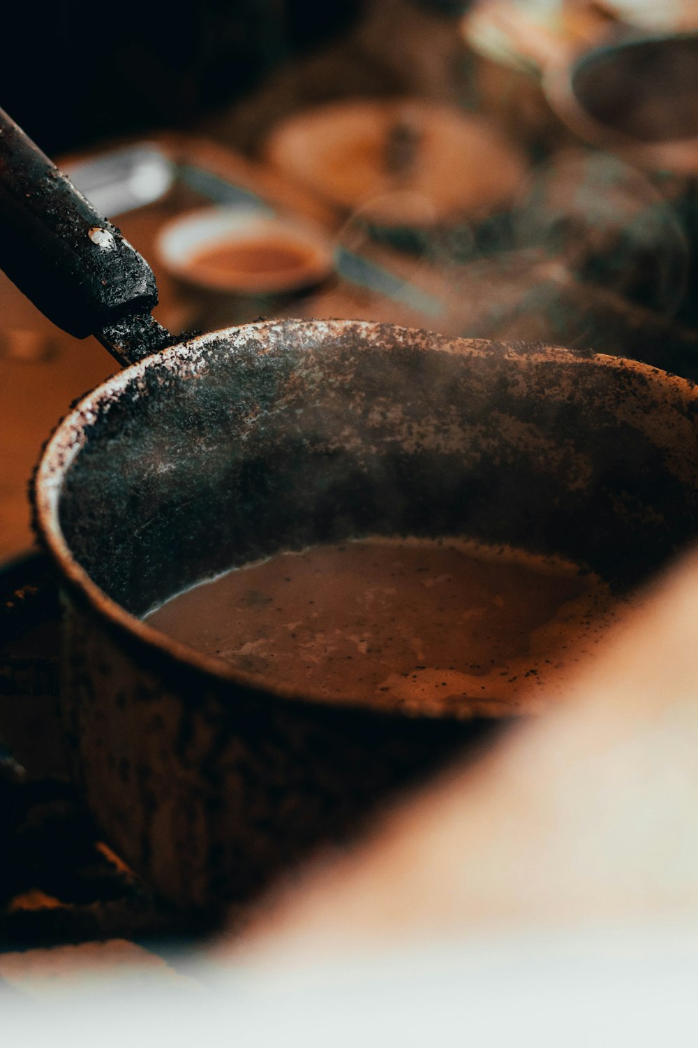 black cooking pot