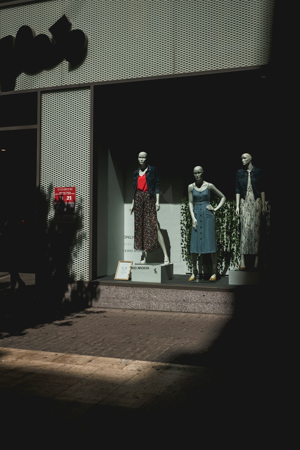 mannequins in store