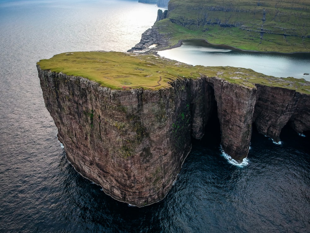 landscape photo of a cliff