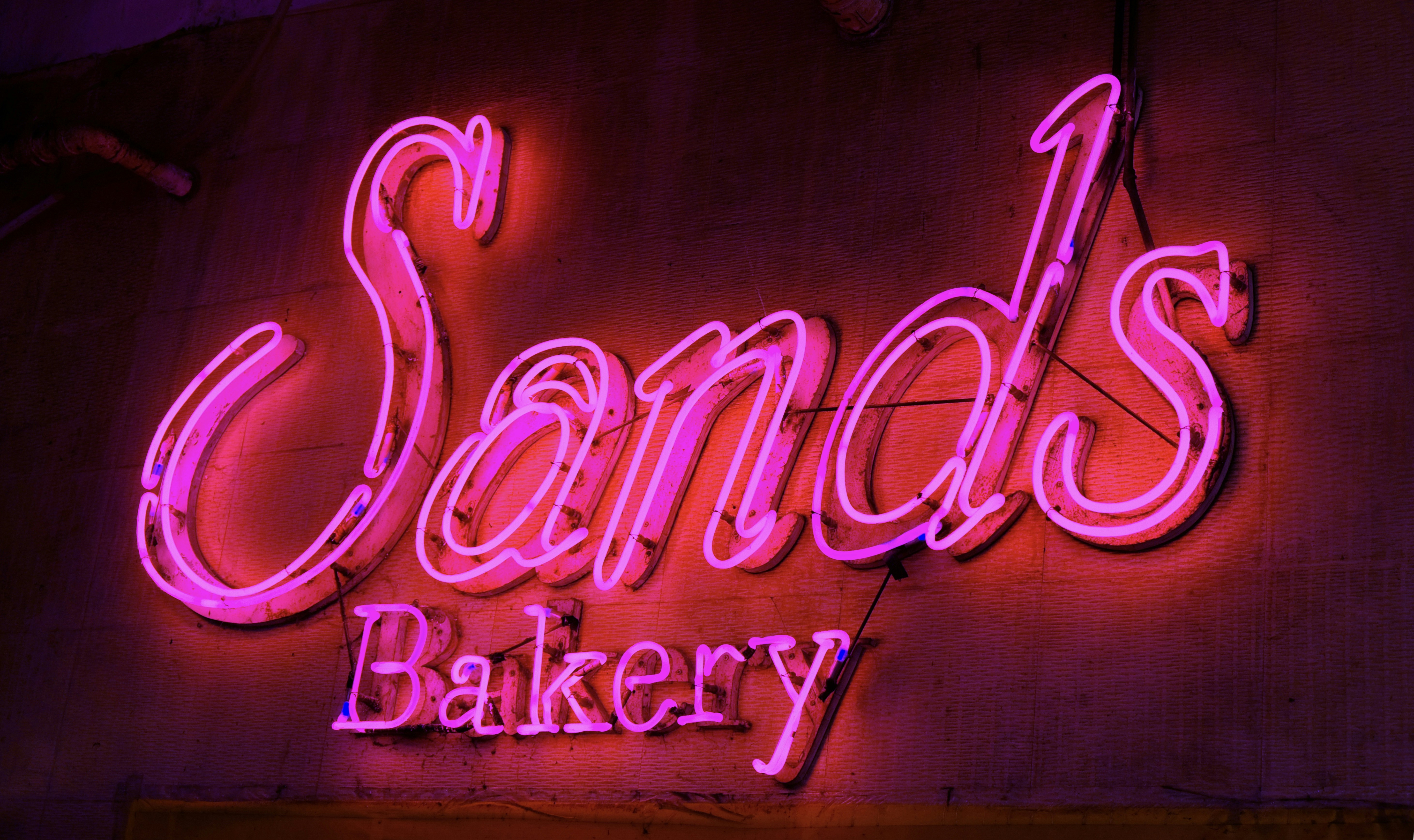 lighted Sands Bakery neon light signage