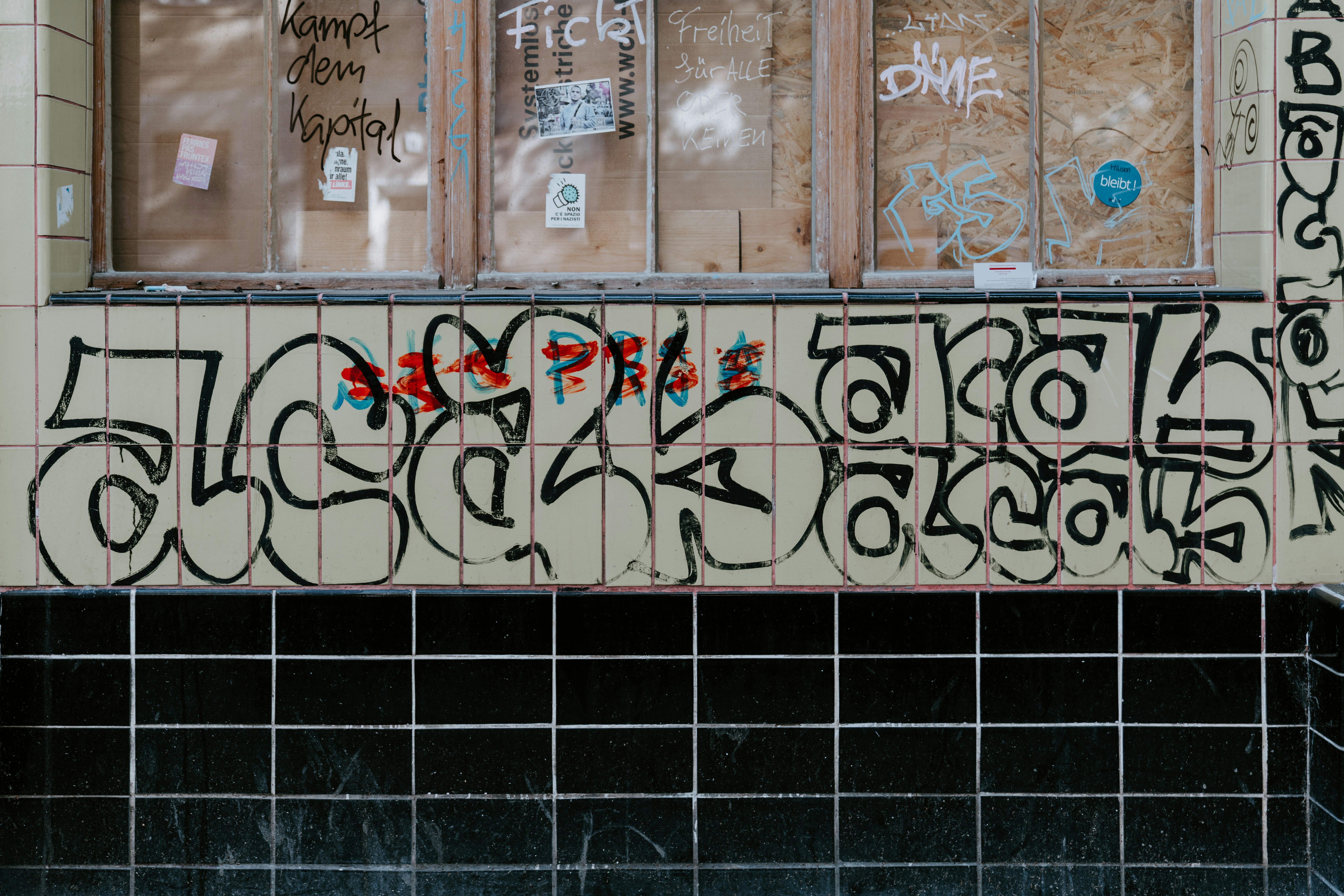 photo-1561835625-11eb3f897e51?ixid=M3wxMjA3fDB8MXxzZWFyY2h8N3x8dWZhYmV0JTIwJUUwJUI5JTgwJUUwJUI4JUE3JUUwJUI5JTg3JUUwJUI4JTlBJUUwJUI4JUFCJUUwJUI4JUE1JUUwJUI4JUIxJUUwJUI4JTgxfGVufDB8fHx8MTc1NDkwODQxOXww\u0026ixlib=rb-4.1.0