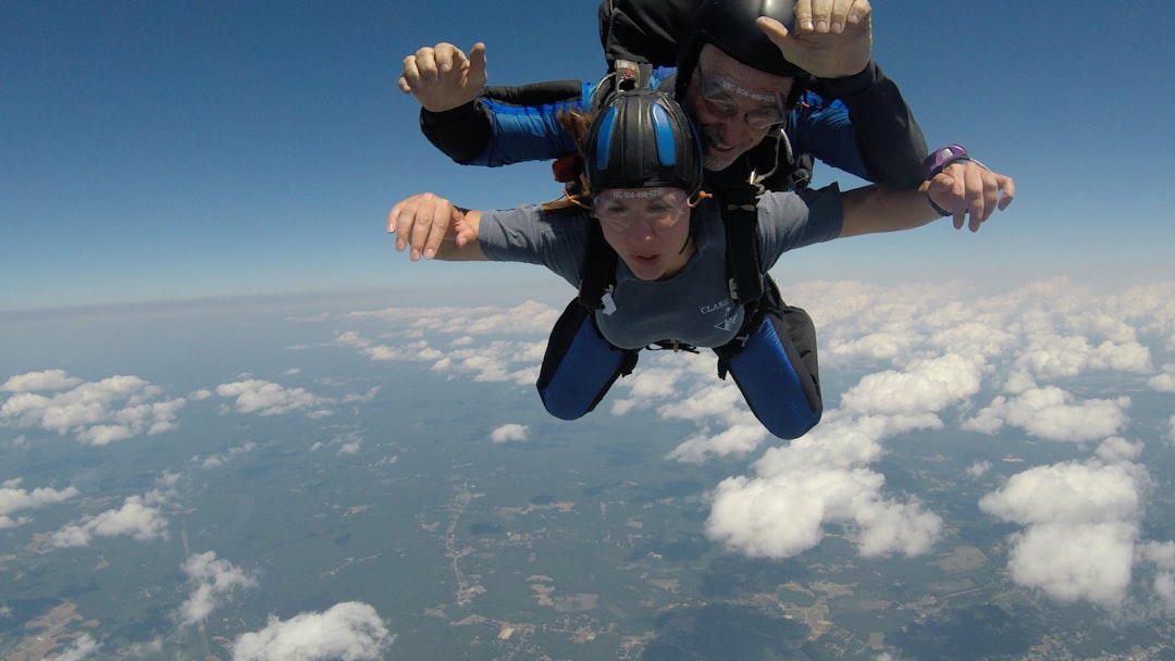 Saut en parachute à Lyon : où en en faire ?