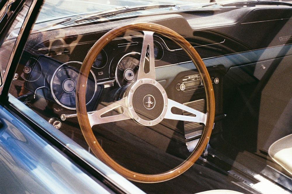 brown and gray vehicle steering wheel
