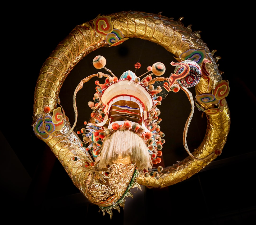 gold and multicolored dragon wallpaper,