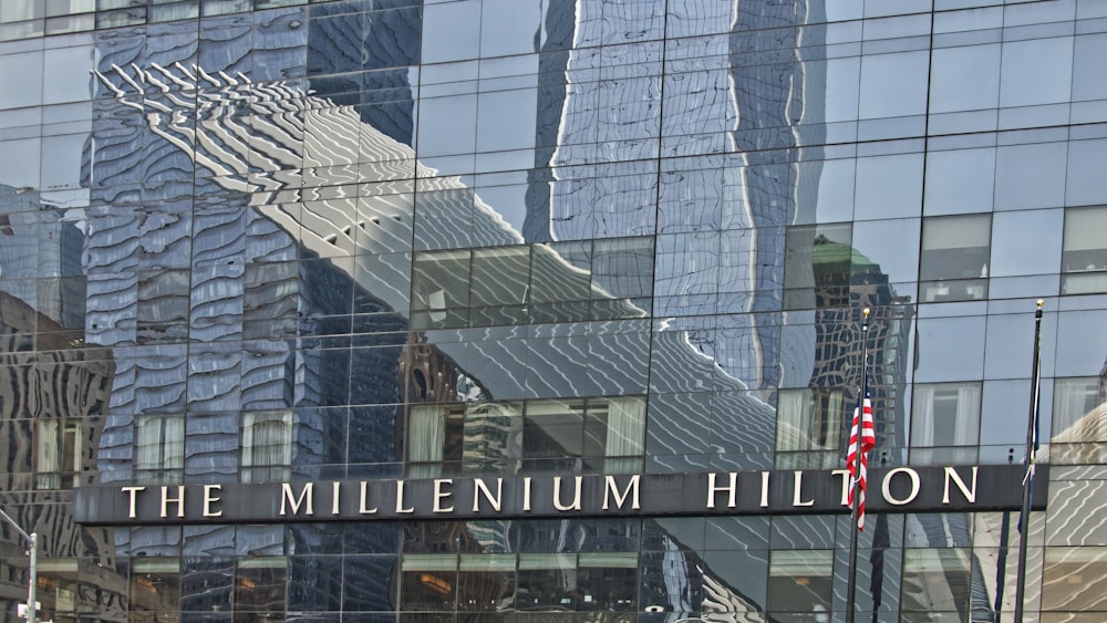 Das Millenium Hilton-Gebäude