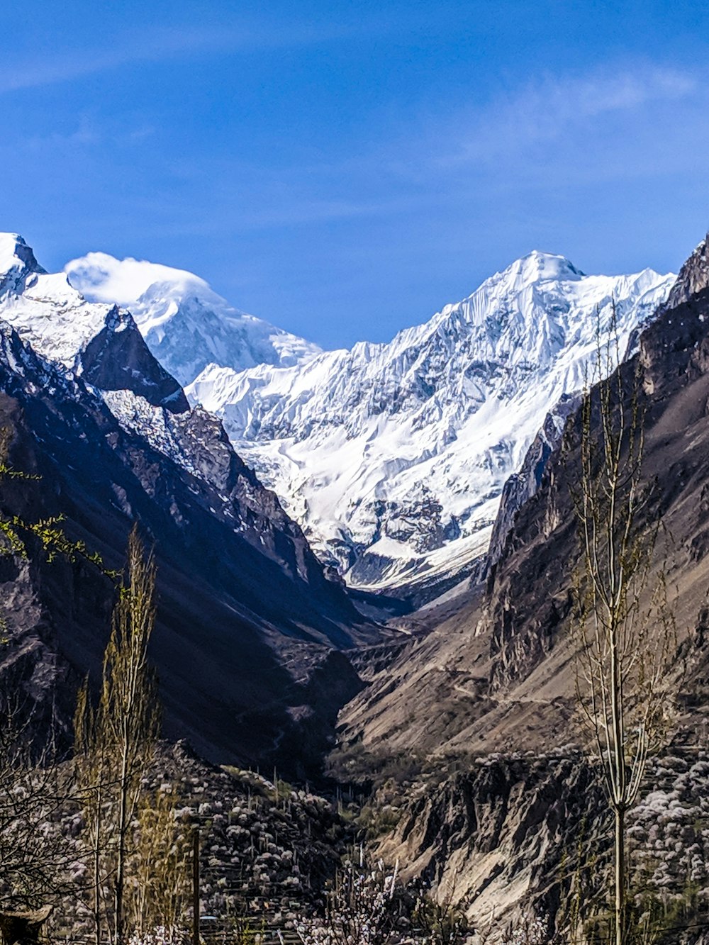 mountain under blue sky