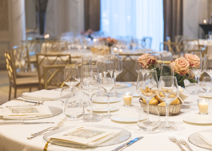 table arrangement in a room