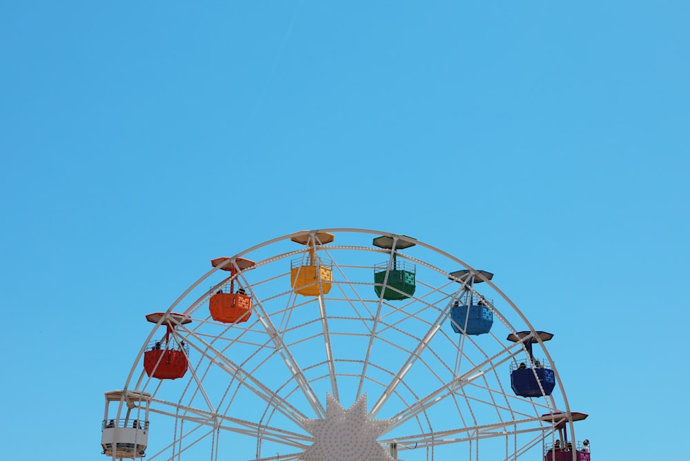 white and multicolored ferris wheel