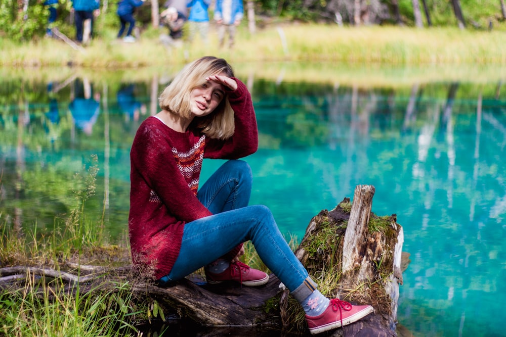 women's red crew-neck long-sleeved shirt