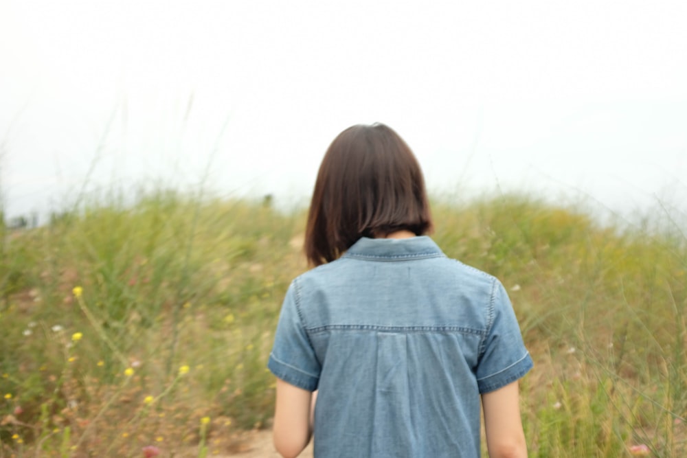 woman wearing blue shirt