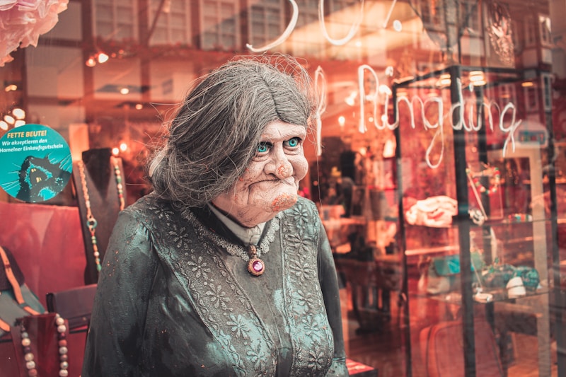 Mujer con presencia y carácter