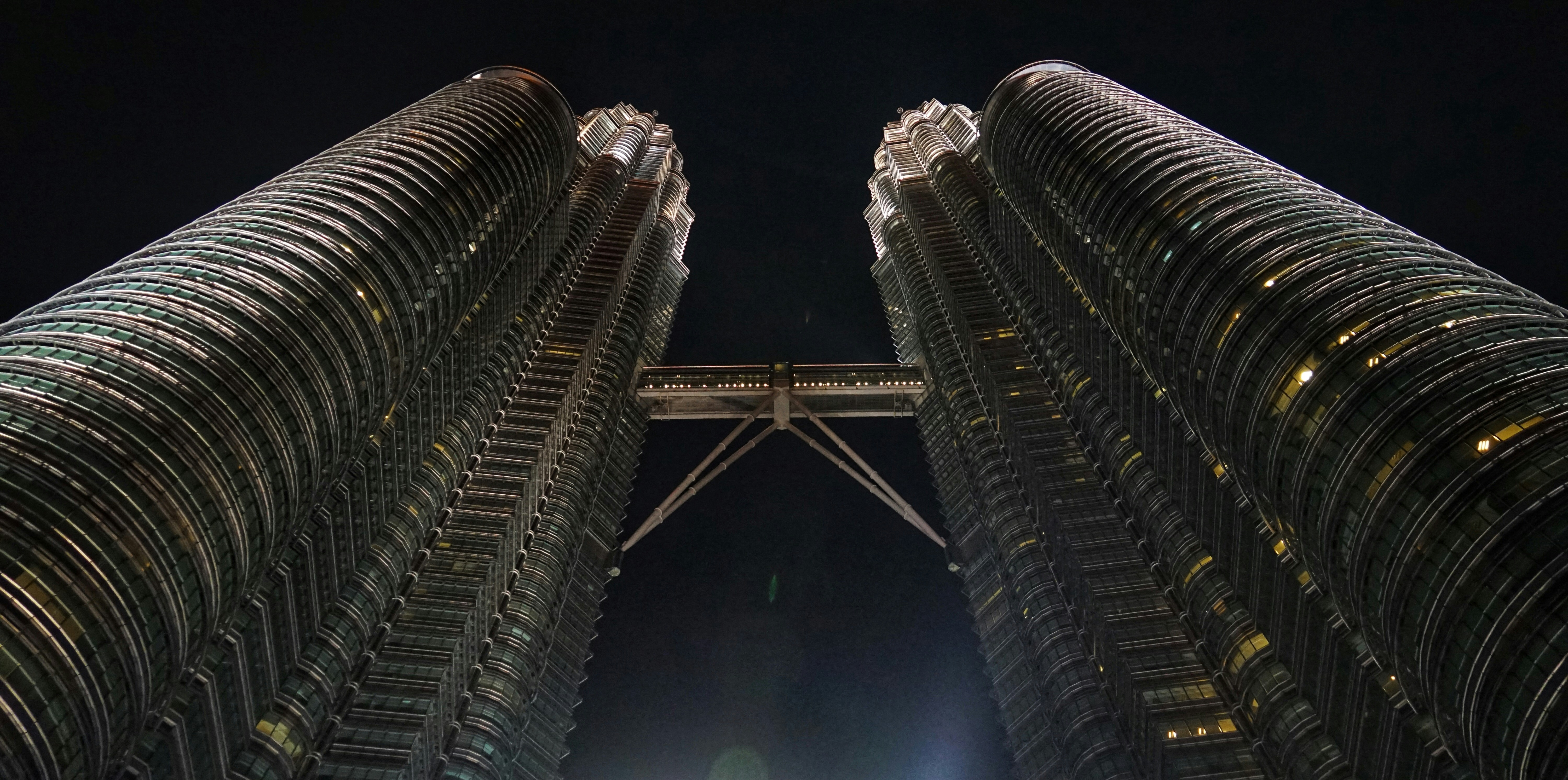 ペトロナス ツイン タワー マレーシアの写真 Unsplashで見つけるグレーの無料写真