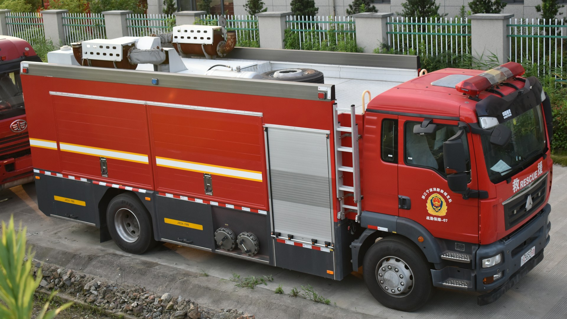 red firetruck on focus photography