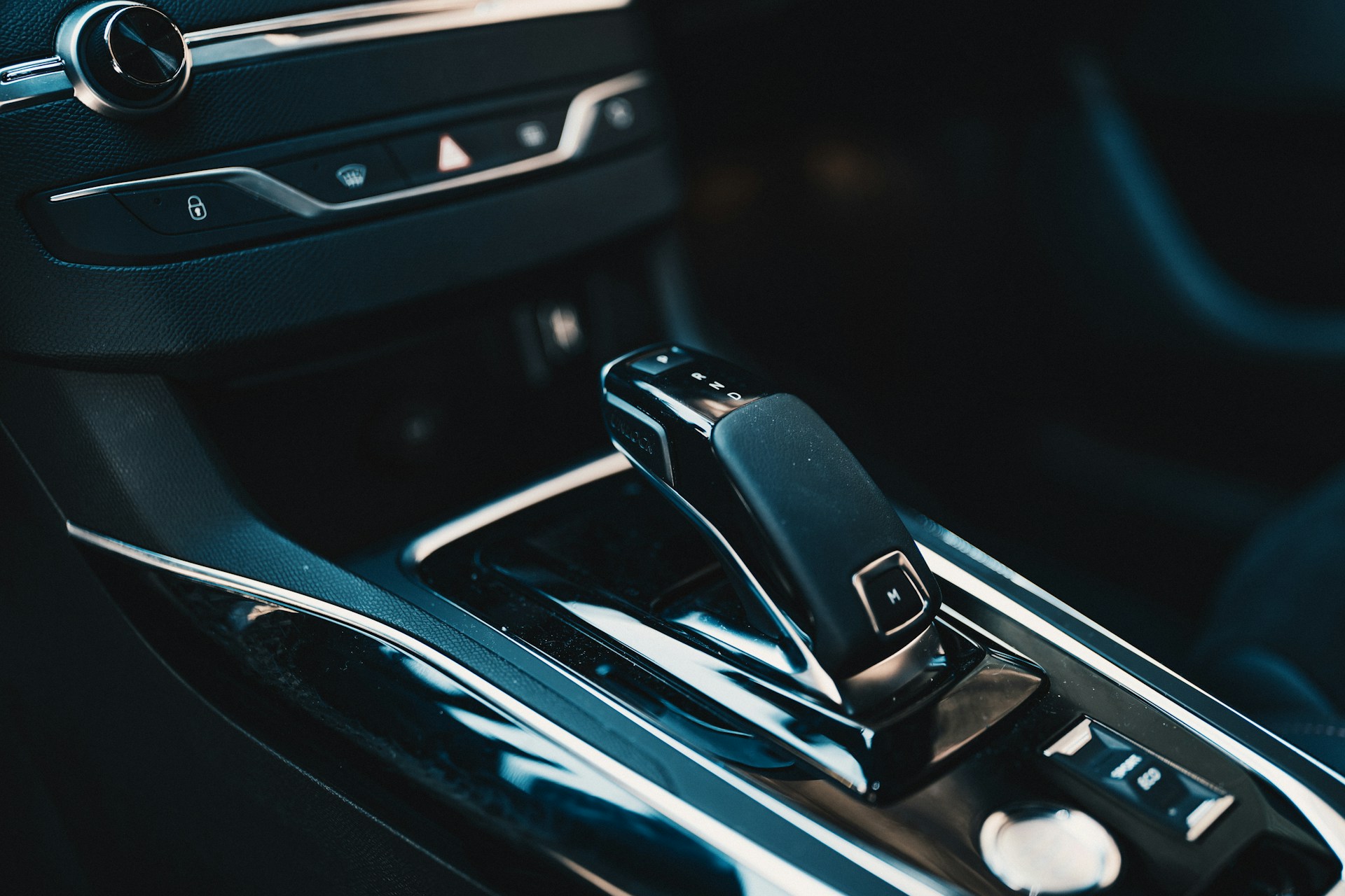 gray computer monitor