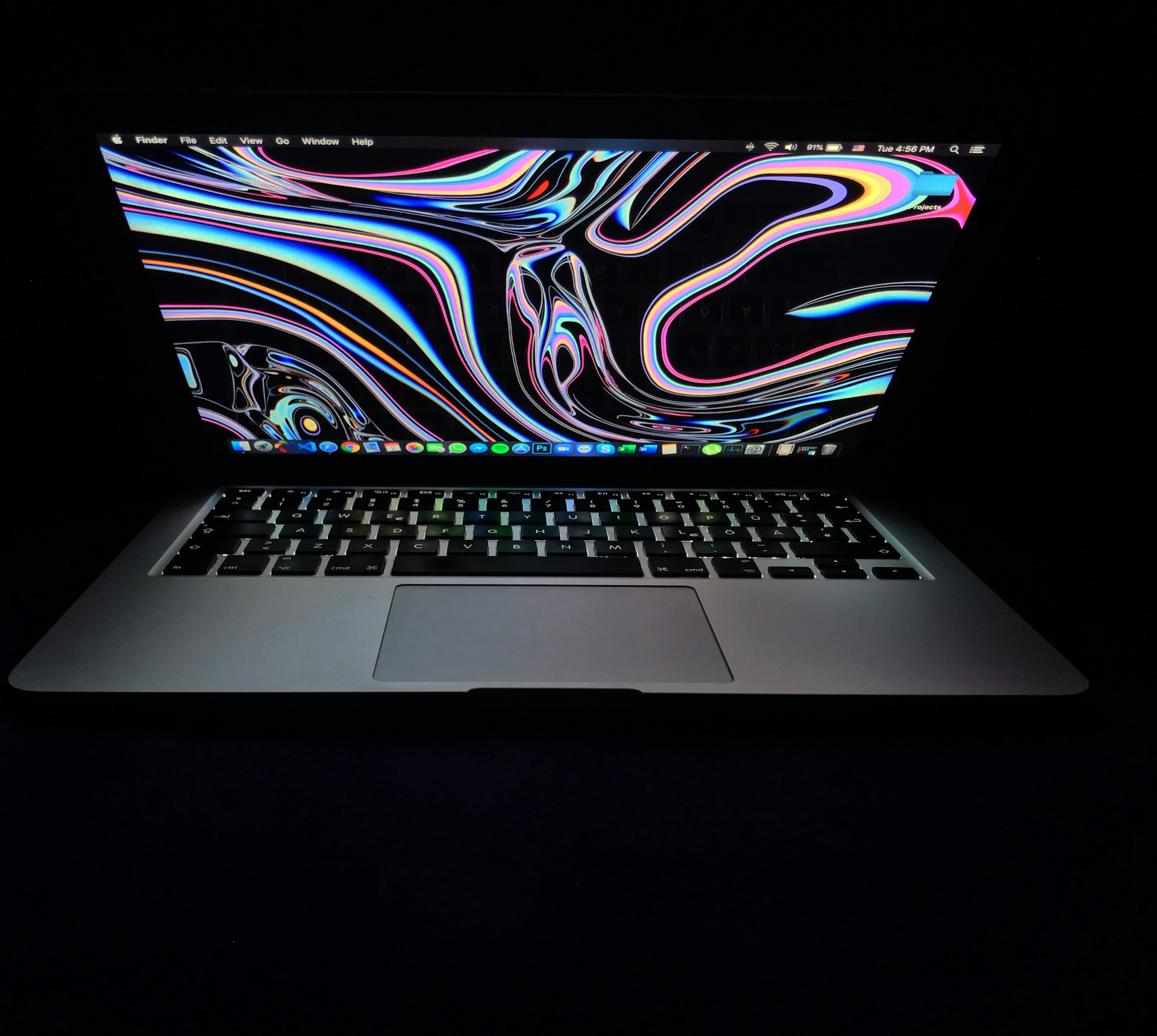 black and white bed linen