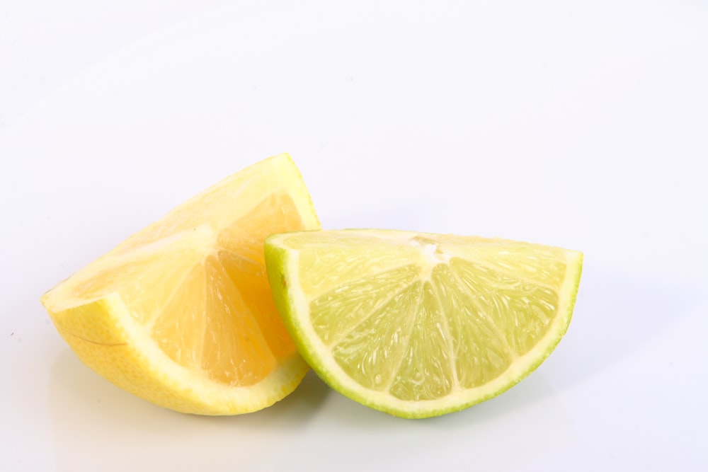 lime and lemon slices
