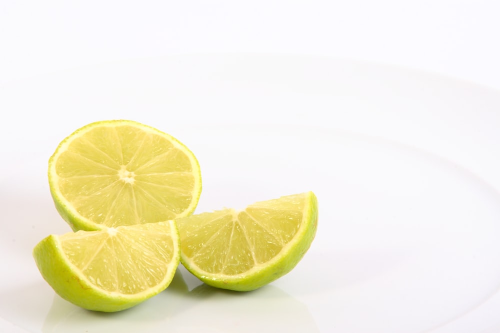 sliced lemon