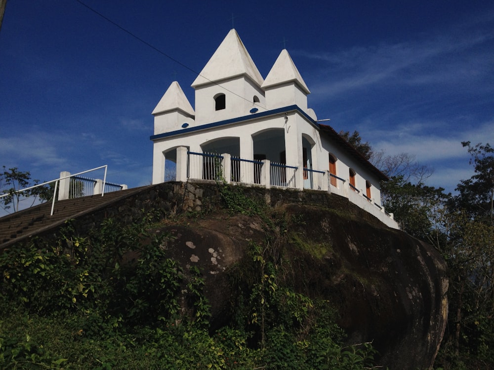 white house on hill