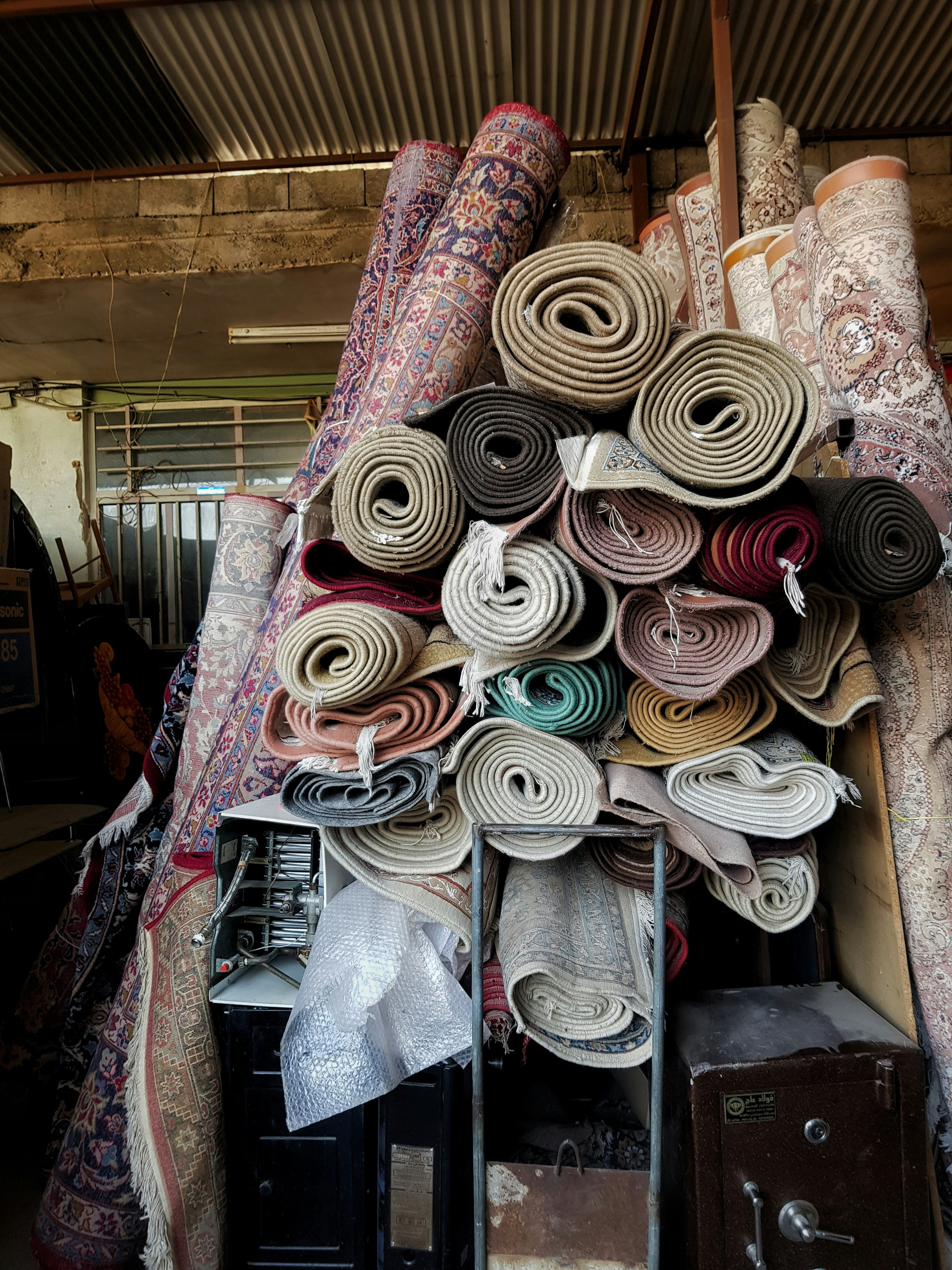 Pile of rugs photo – Free Carpet Image on Unsplash