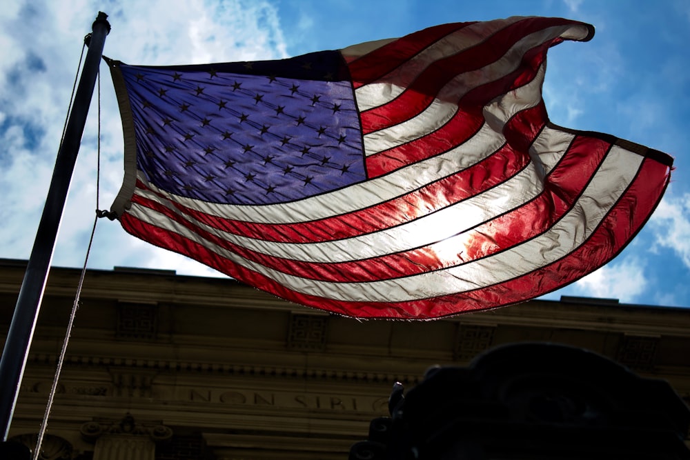 flag of USA under blue sky