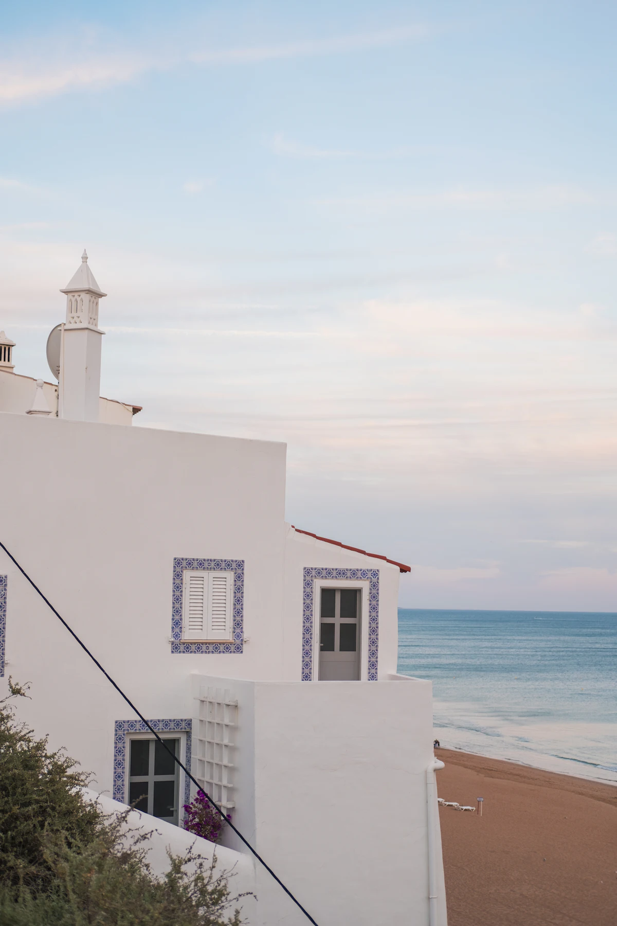 White house above the ocean