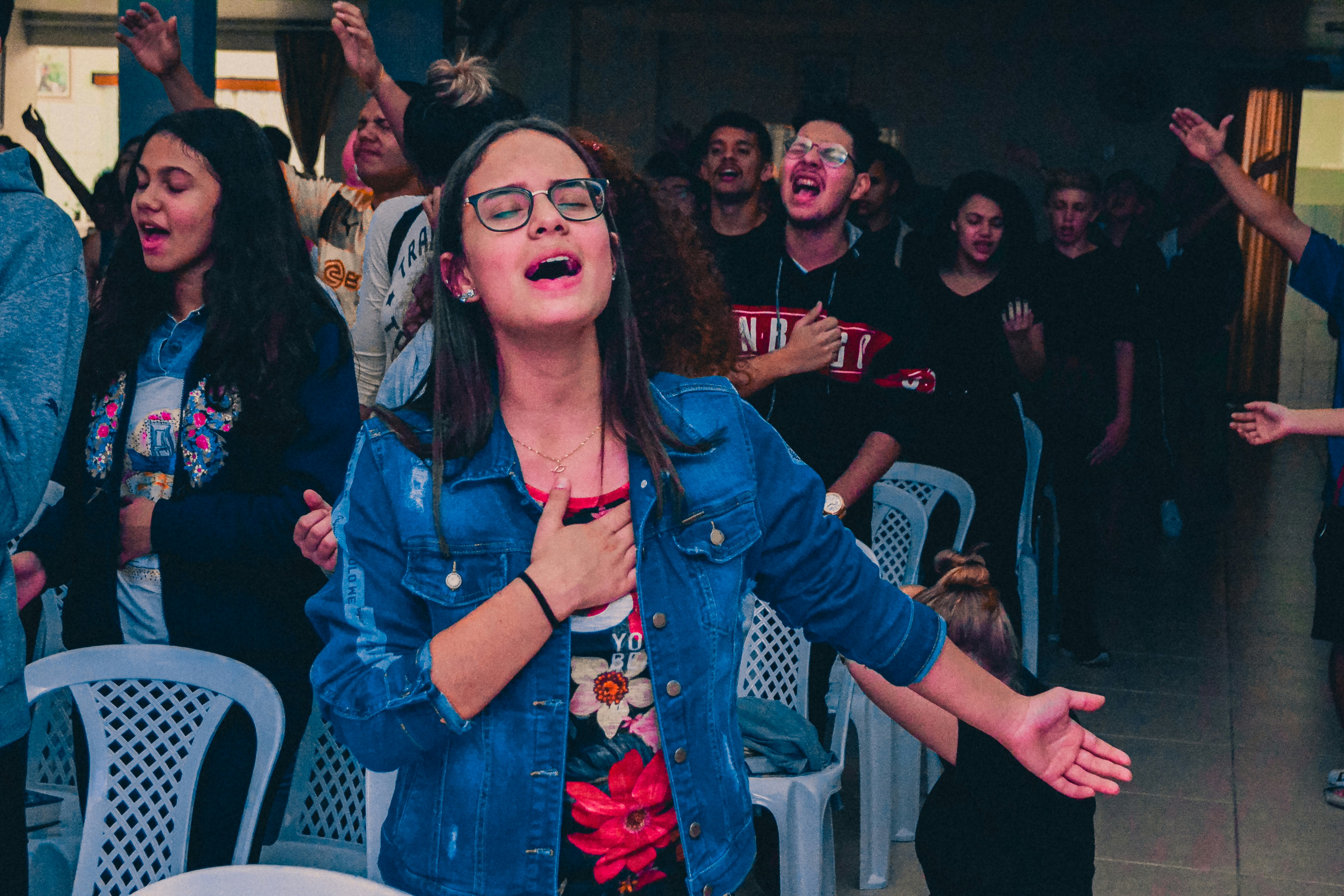 Lendo a Sala: O Dom de Moisés Guimarães de Sentir o Público Antes de Soltar a Primeira Piada