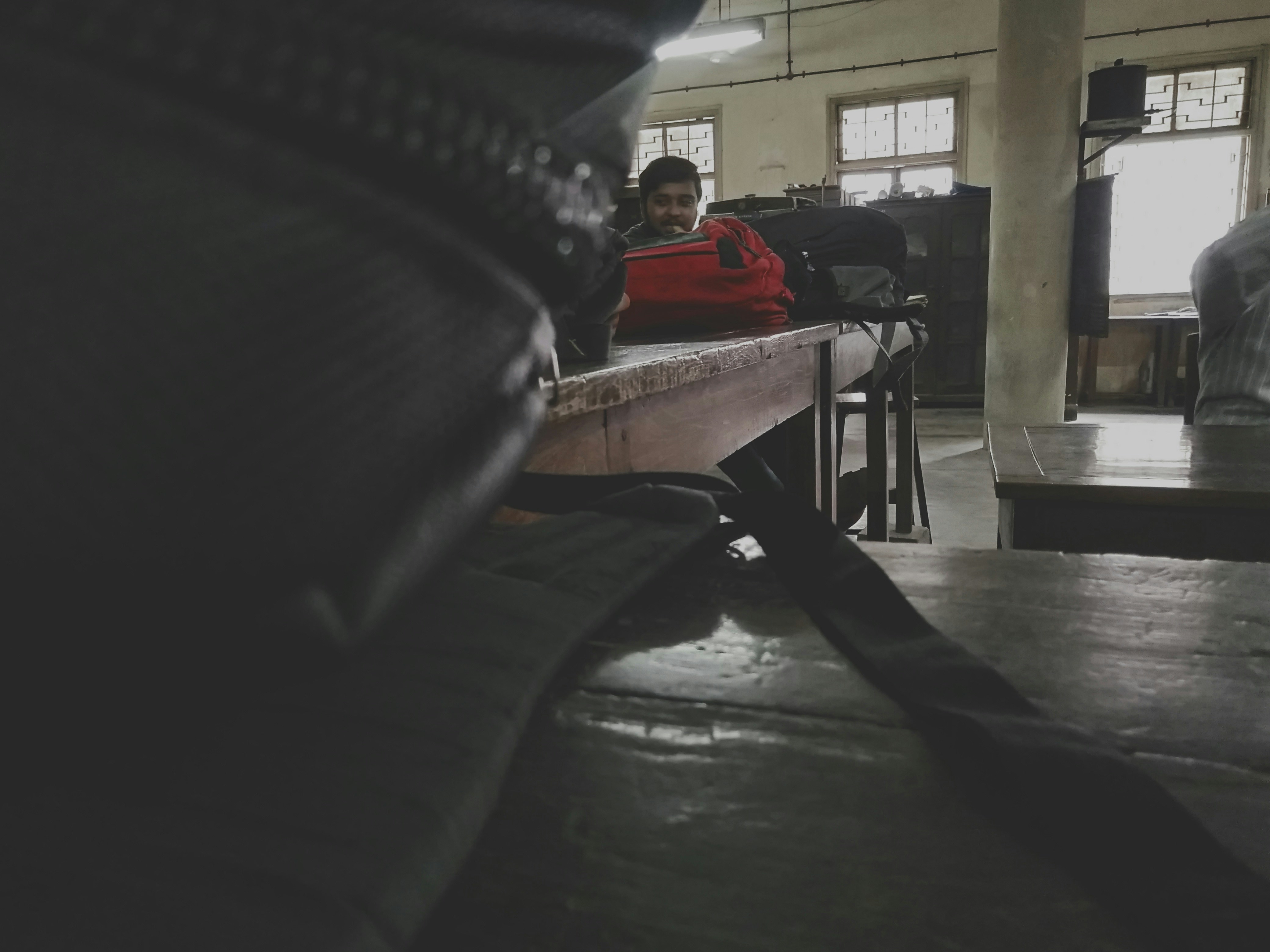 photo-1562216784-f09fa0845f59