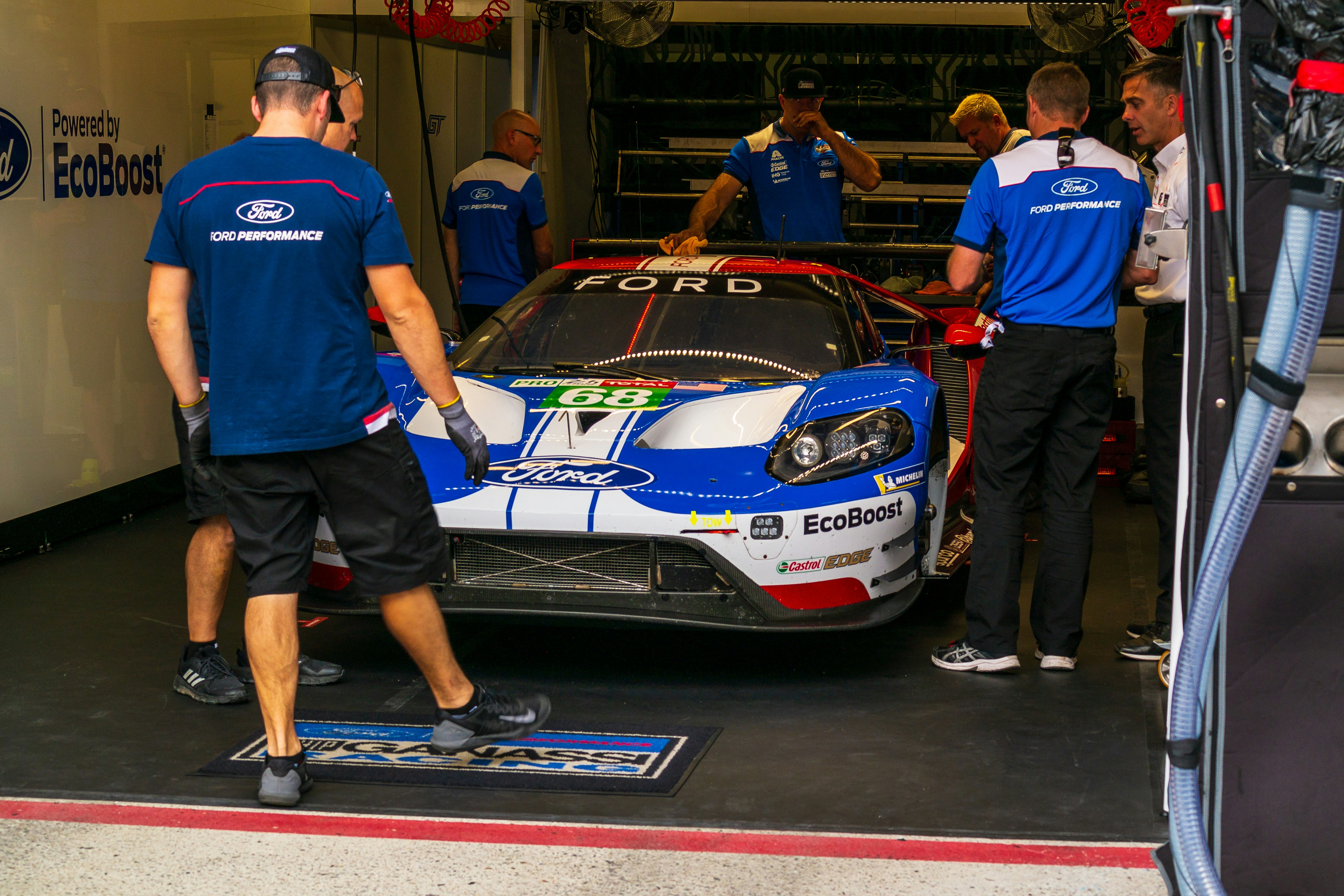 black and white bed linen