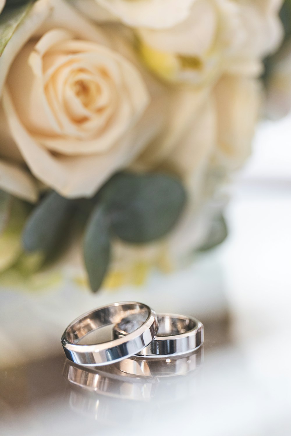 シルバーカラーの結婚指輪