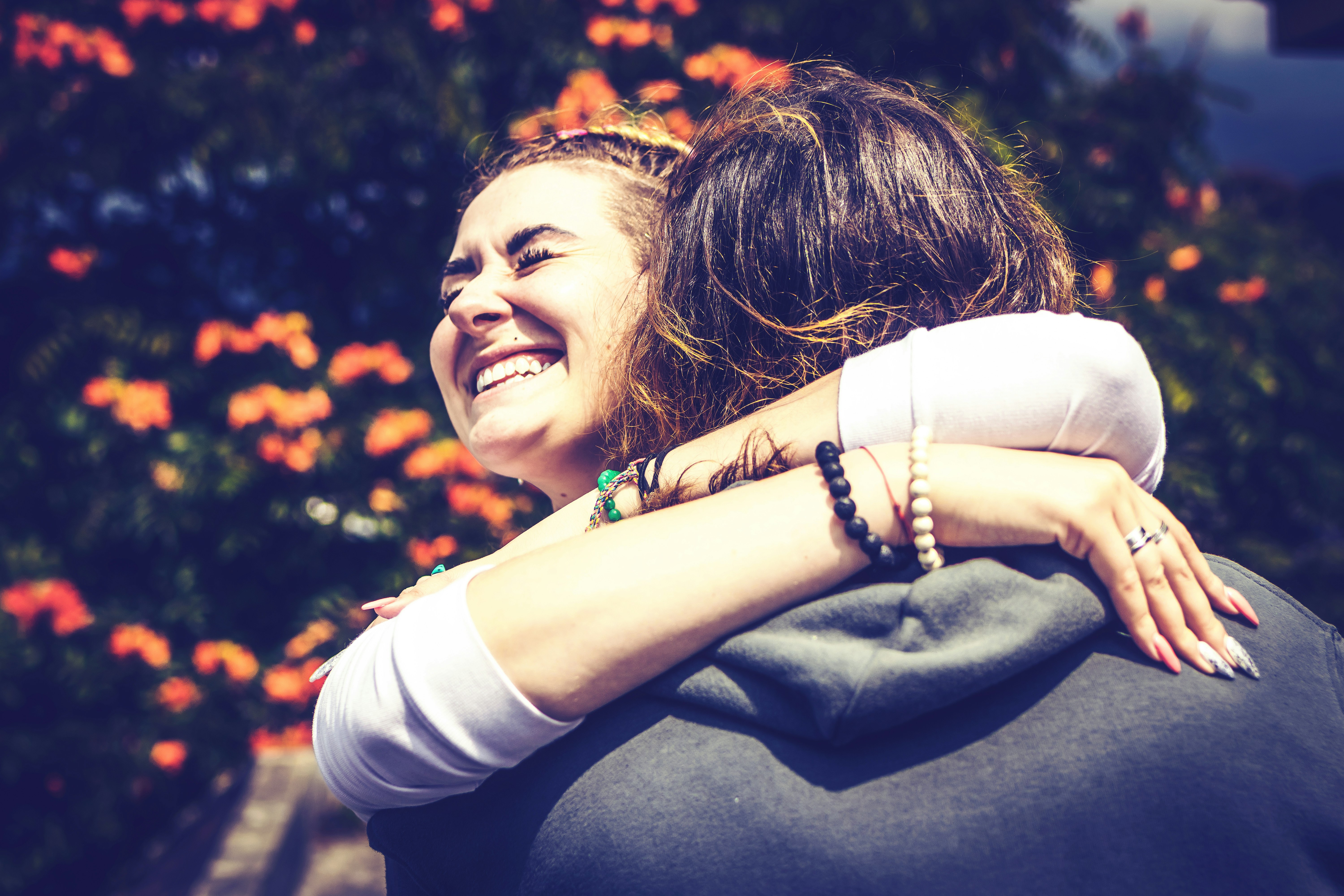 Hug Day Wishes for Best Friend: 50 Heartfelt Messages