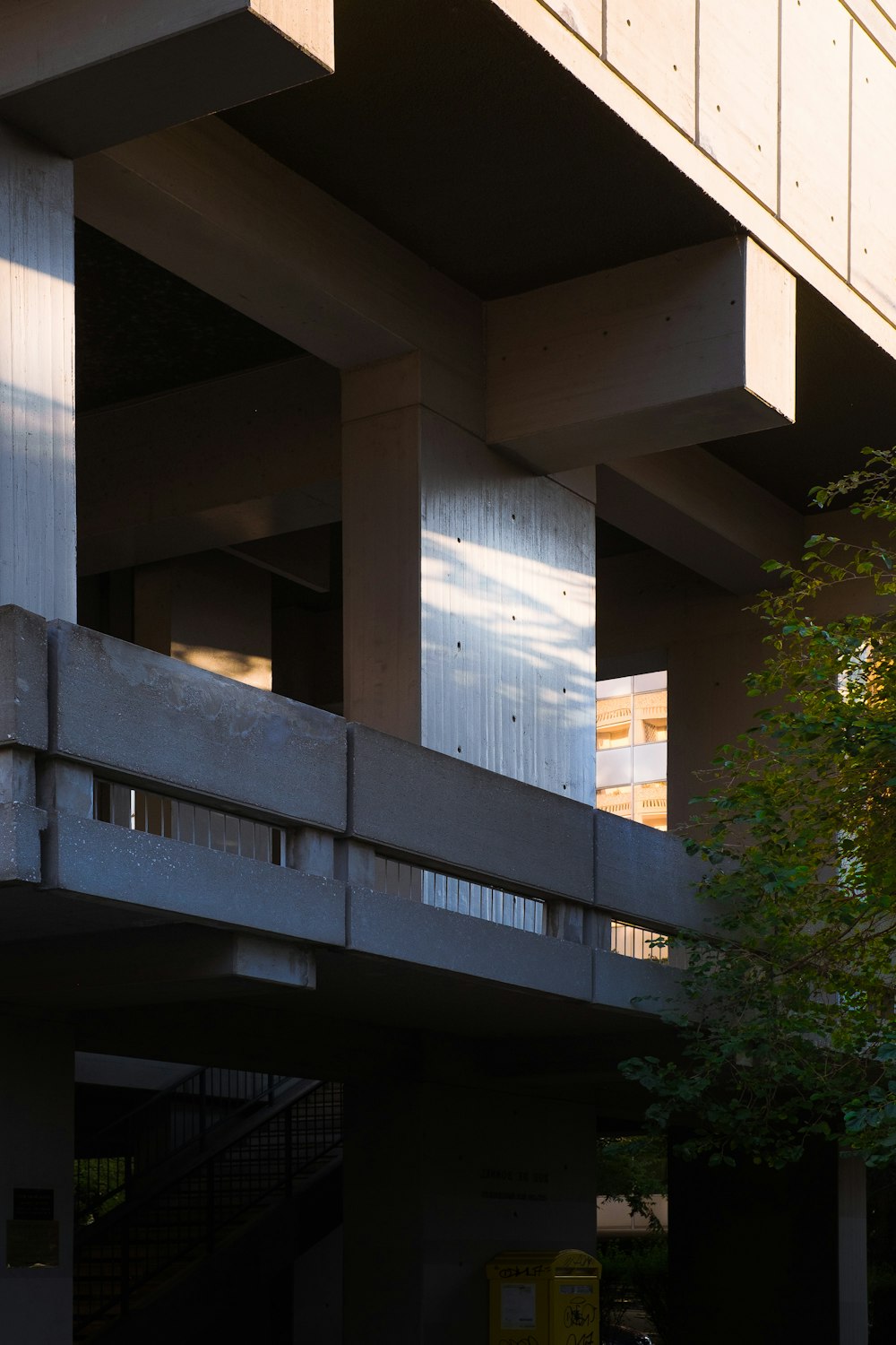 brown concrete building