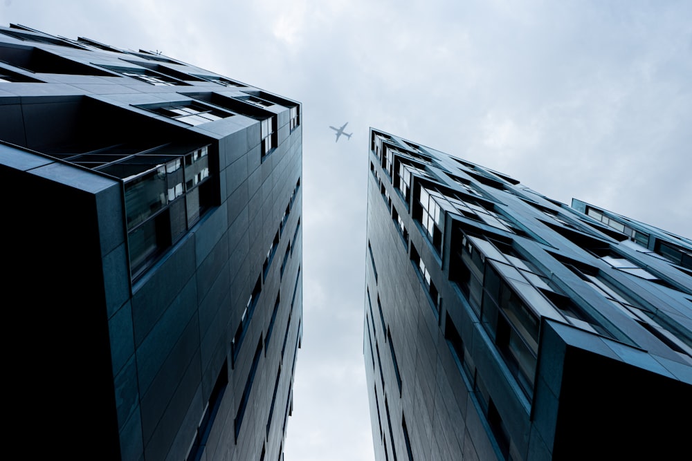 close-up photography of high-rise building