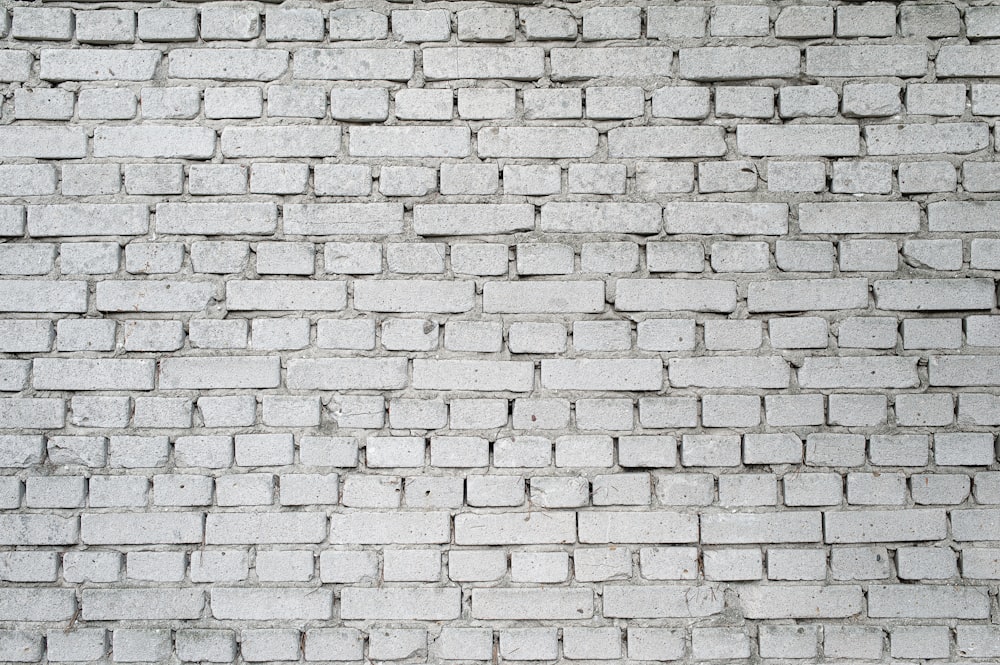 weiße Backsteinwand