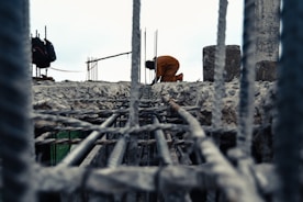 shallow focus photography of man