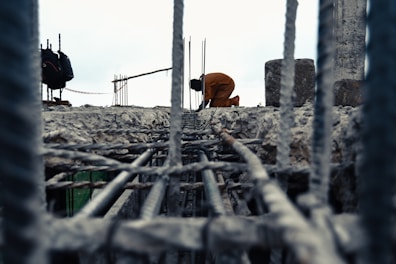 shallow focus photography of man