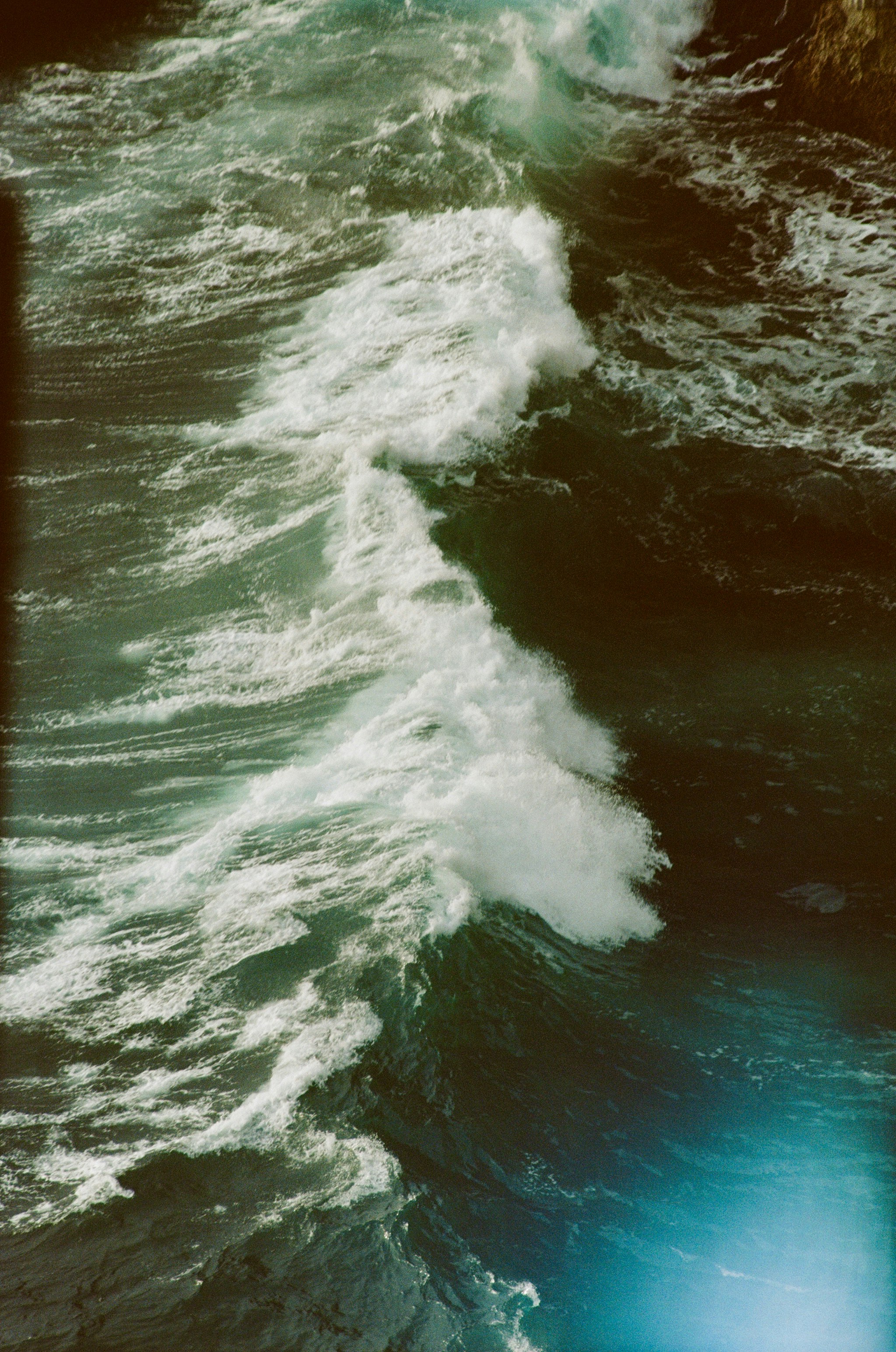 Vue aérienne des vagues déferlantes photo – Photo Océan Gratuite sur ...