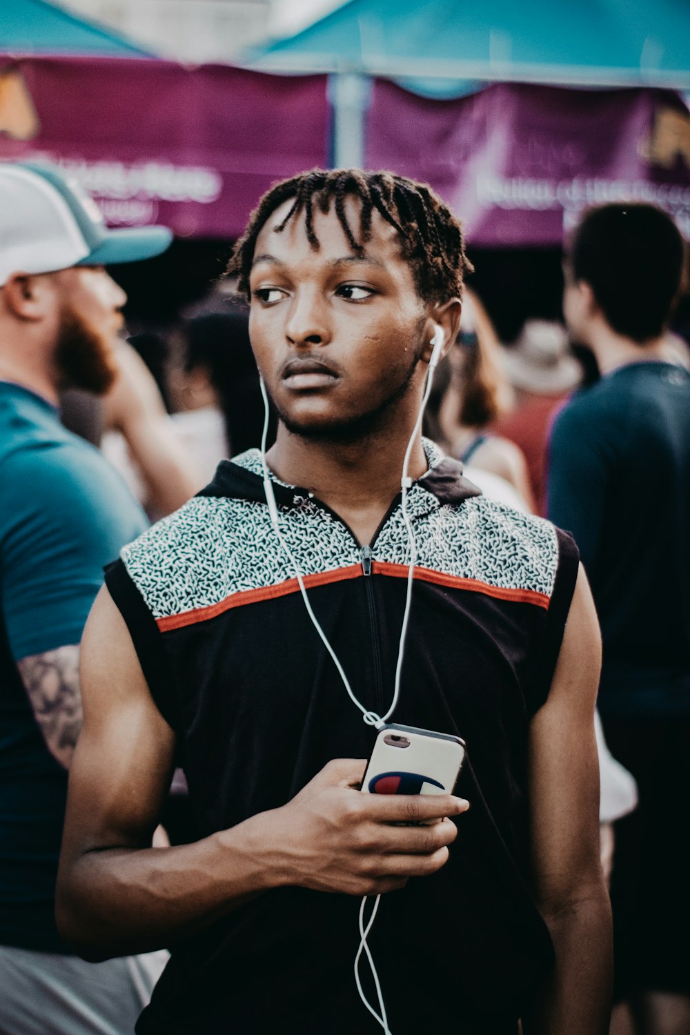 man using earphones