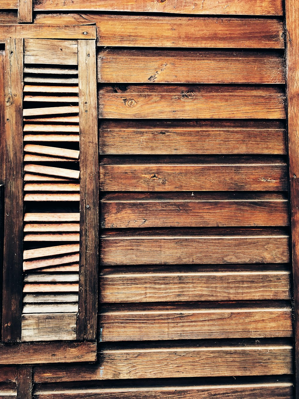 brown wooden wall close-up photography