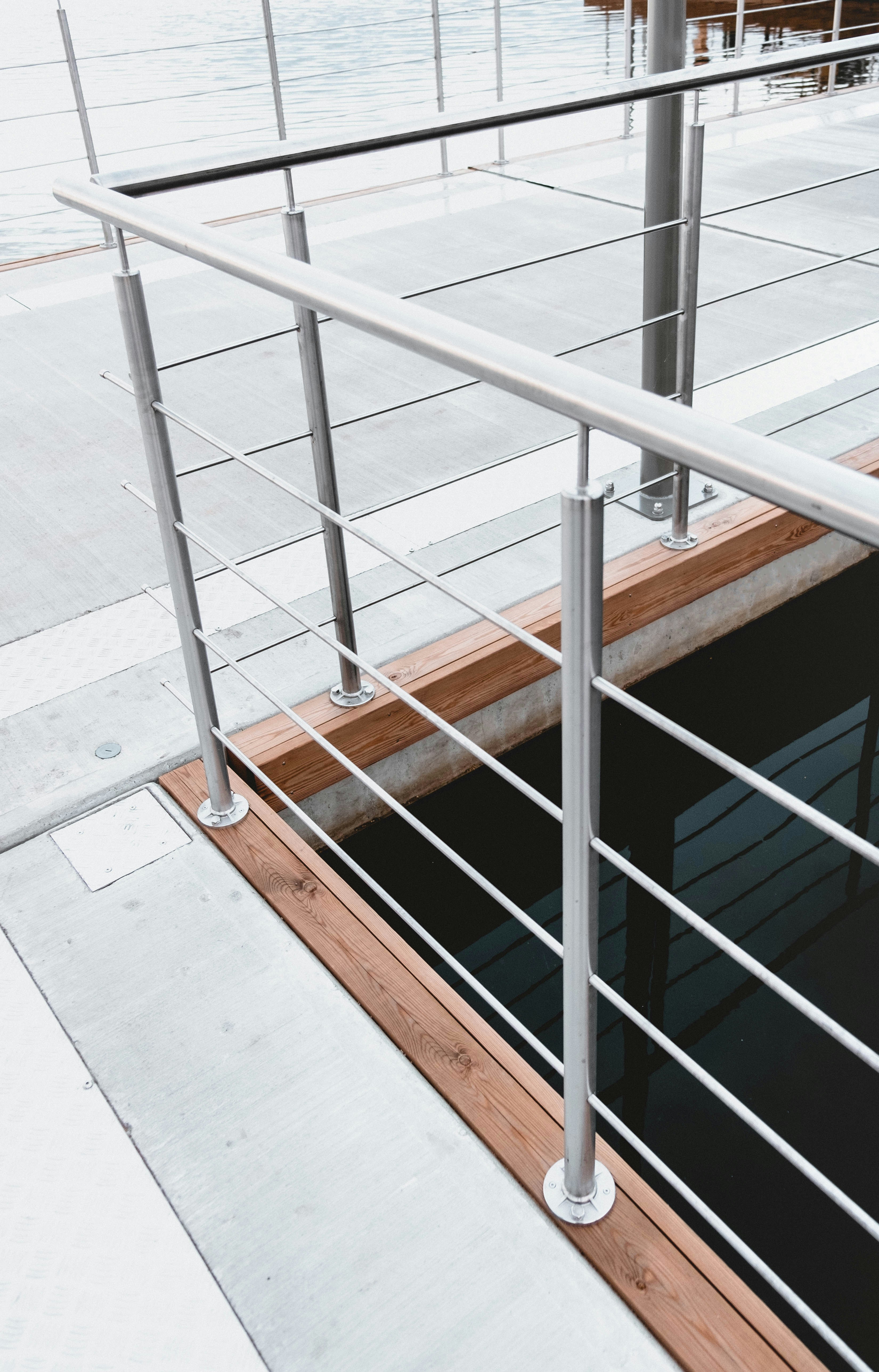 500+ [HQ] Railing Pictures | Download Free Images on Unsplash