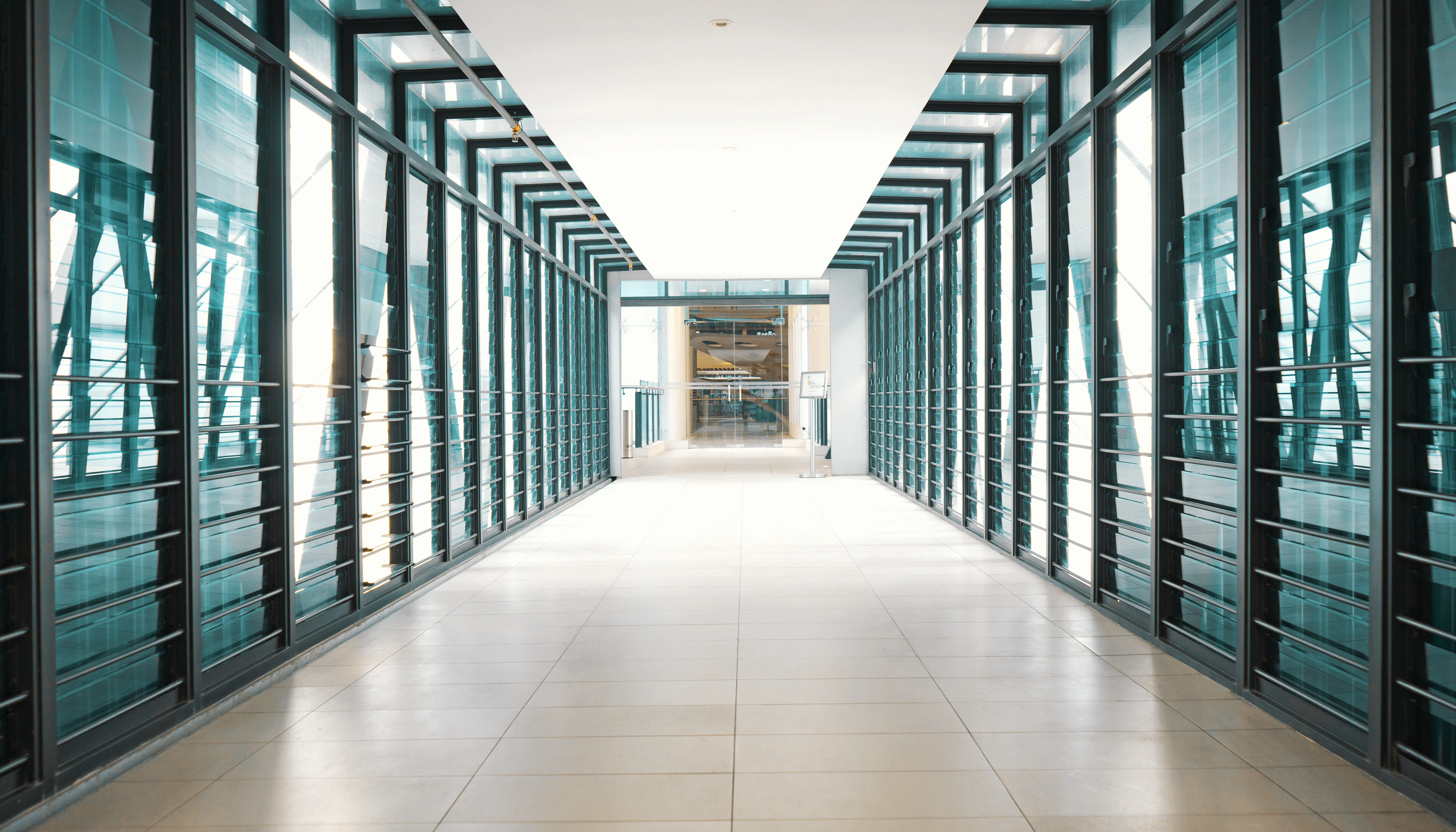 Cloud operations team managing Azure and AWS migration for a UAE enterprise