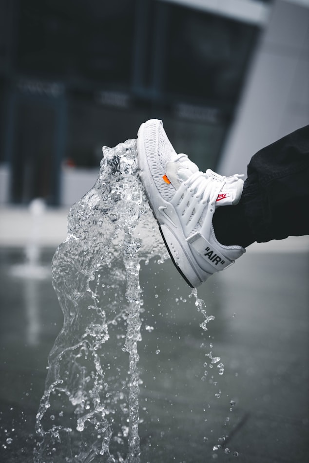KIT]How to protect your white Sneakers from dirt | WACA | Web Analytics  Consultants Association