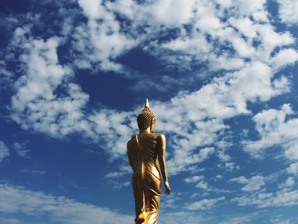 Buddha statue during daytime