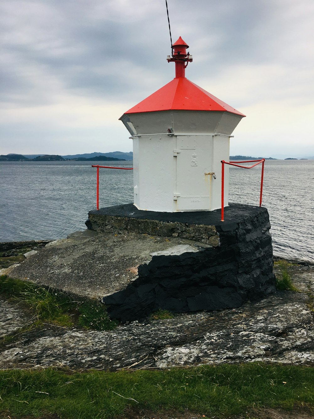 red and white lighthouse